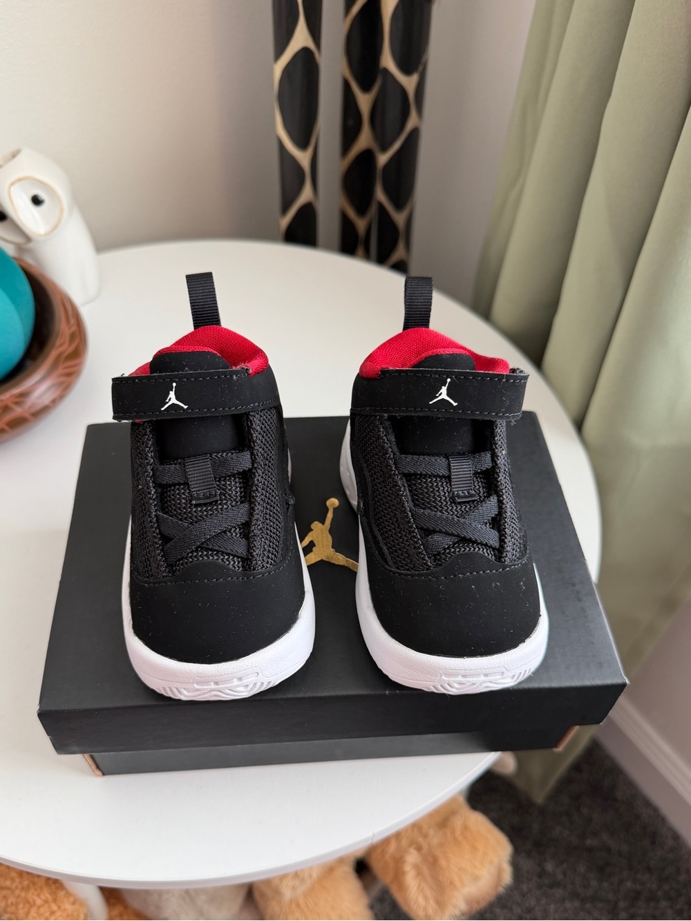 Jordan Toddler Black & Red Sneakers with White Soles